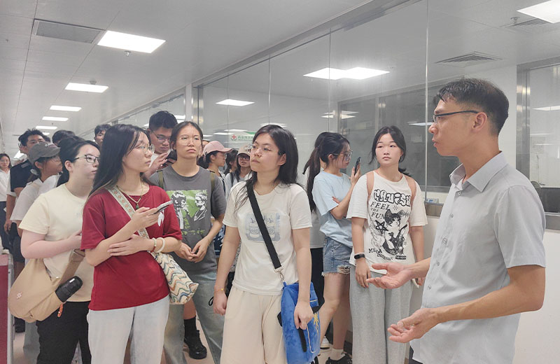 校企交流促发展，产学融合启新篇